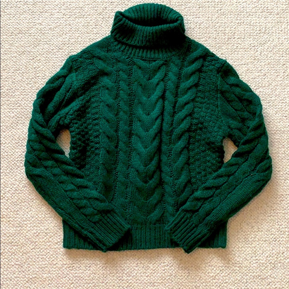NWT green cable knit sweater